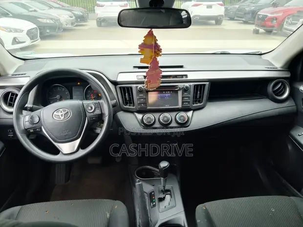 Toyota RAV4 2018 White - 1