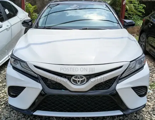 2020 Toyota Camry XSE FWD Fari - 1