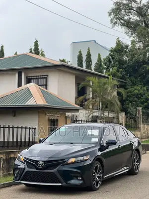 2019 Toyota Camry SE - Foreign Used