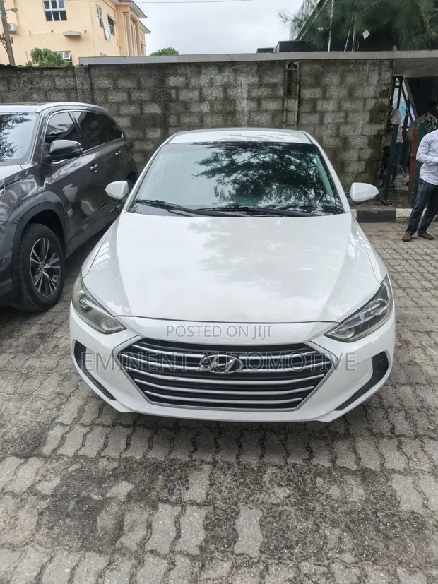 Hyundai Elantra 2018 White - 1