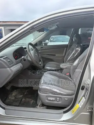Toyota Camry LE 2006 Launin Azurfa