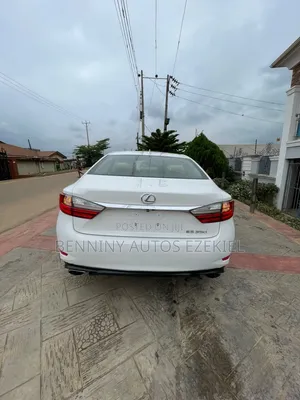 2015 Lexus ES 350 FWD Sedan - White