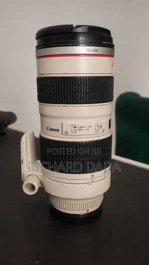 Canon EF 70-200mm f/2.8 Telephoto Lens