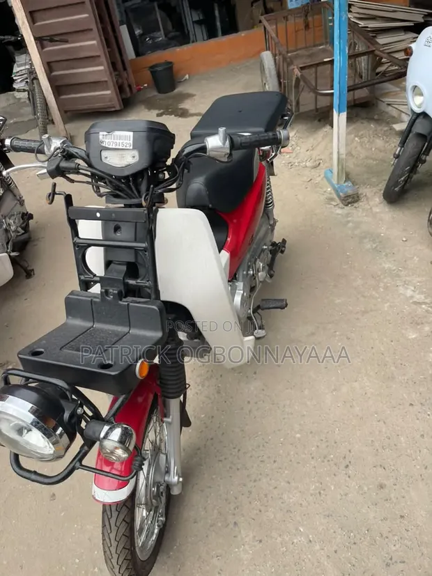 Honda CB 2025 Red - 1