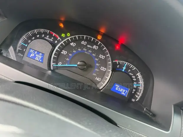 Toyota Camry XLE 2012 Grey - 1