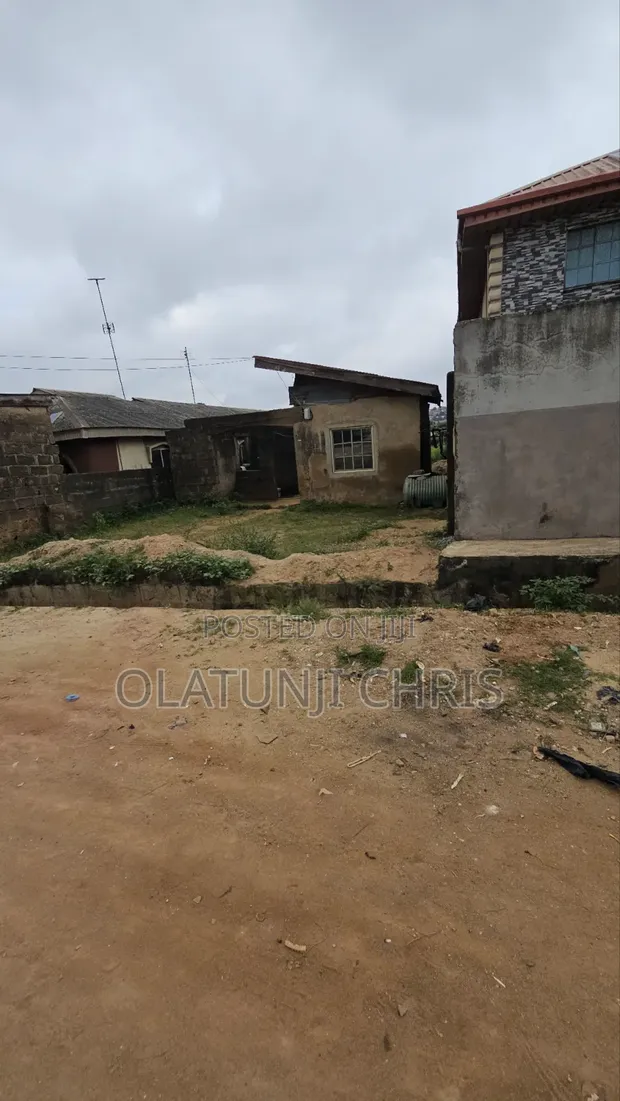 Filin Dadi don Siyarwa a Ipaja Command, Lagos - 1