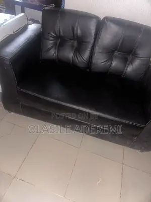 Kujerun Zauren Zama - Kujerun Sofa Na Fata, Baƙi