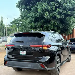 2020 Toyota Highlander XLE AWD Black