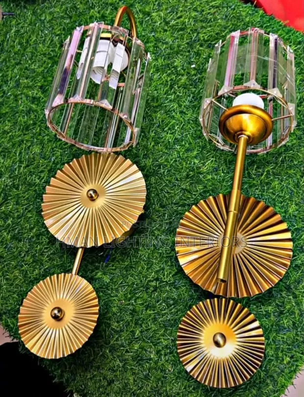 Elegant Crystal Wall Light - Gold Finish - 1