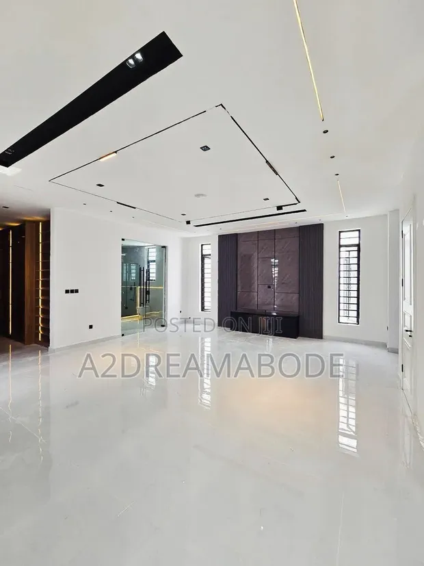 5-Bedroom Duplex with BQ & Pool in Ikate, Lekki - 1