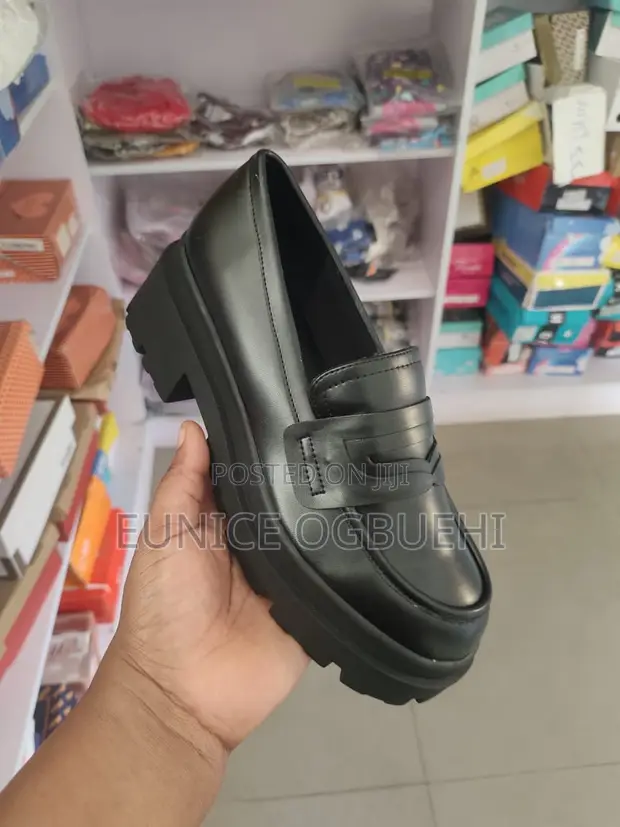 School Shoes for Girls - Black Velcro - 1