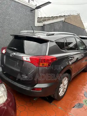 2015 Toyota RAV4 Gray