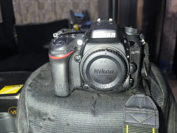 Nikon D7100 DSLR Kamera da 18-140mm Lens - 1