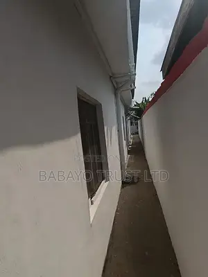 Gidan Filali 8 na Sayarwa a Abaranje, Lagos