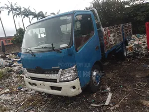 Toyota Dyna 400 Long Frame Diesel Truck
