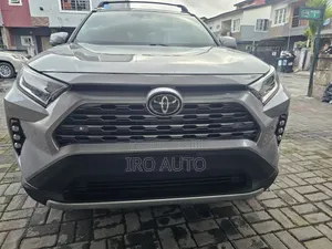 2019 Toyota RAV4 Limited FWD SUV