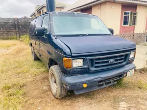 Van Available for Logistics and Relocation Services