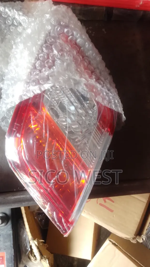 2010 Toyota Camry Rear Boot Light - 1