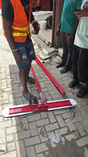 Heavy-Duty Battery Concrete Vibrating Screed
