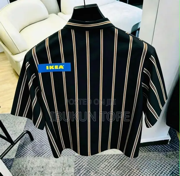 Stylish Louis Vuitton T-Shirt - Size M - 1