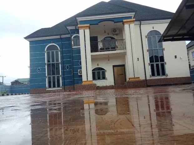 Furnished 5-Bedroom Mansion with BQ in Happybite, Rukpokwu - 1