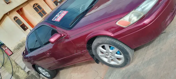 Toyota Camry 2000 Red - 1