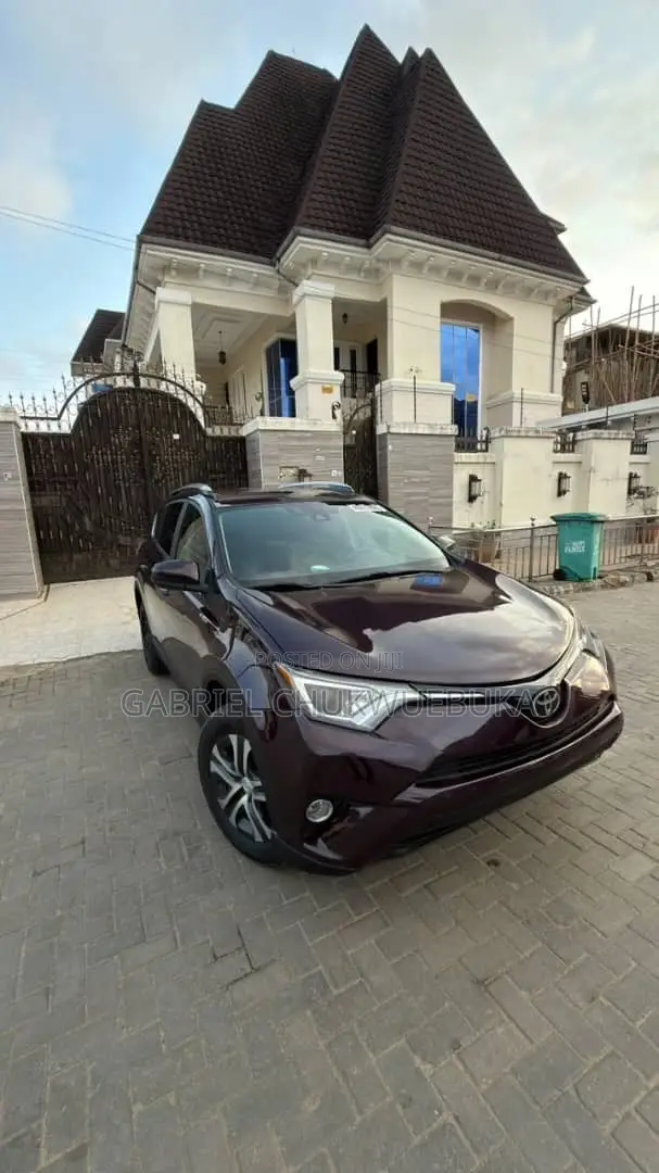 Toyota RAV4 LE 4dr SUV Burgundy 2018 - 1