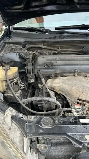 Toyota Camry LE 2.4L Baka ta 2004