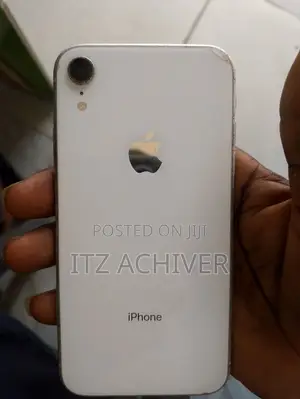 Apple iPhone XR 64GB White