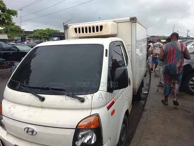 Kia Pregio 2000 White - 1