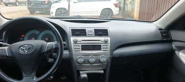 2011 Toyota Camry SE Sedan - 1