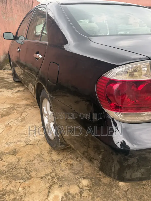 2002 Toyota Camry LE 2.4L Sedan - Black - 1