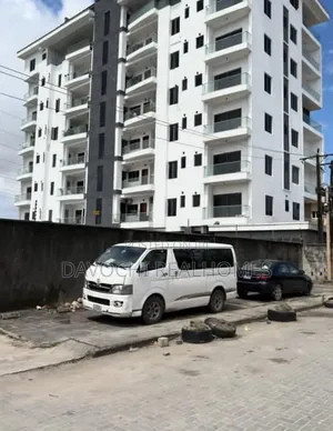 Gidan Waje Mai Dakuna 3 da BQ, Pool & Gym a Lekki Phase 1