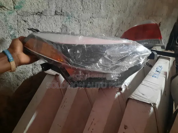 Toyota Corolla 2014-2015 Passenger Side Headlight - 1