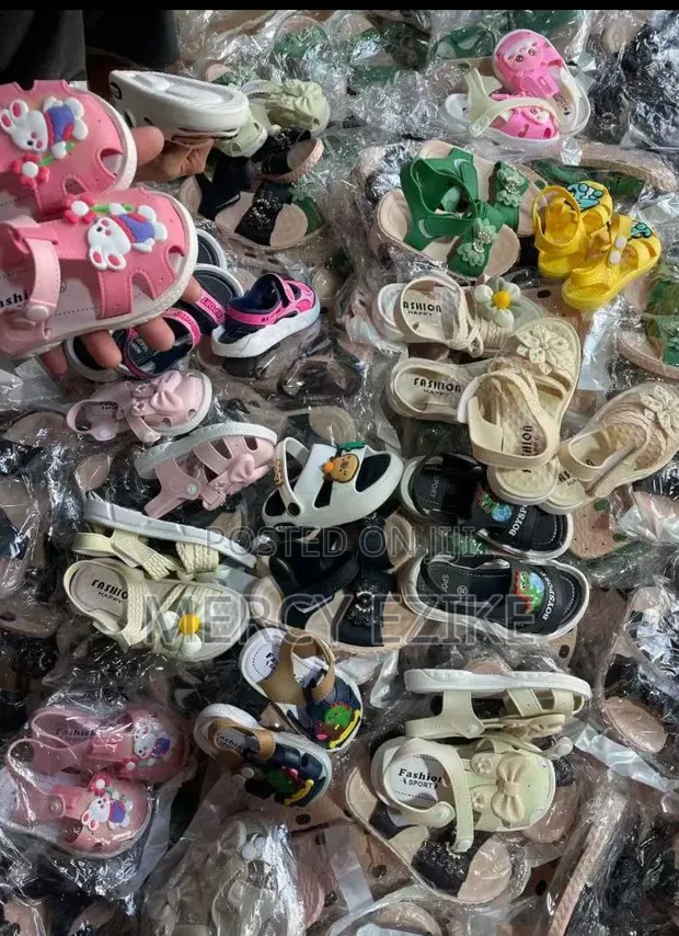 Children's Fashion Rubber Sandals - 1