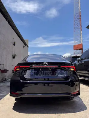 Sabon Toyota Corolla LE Hybrid 2026 Blue