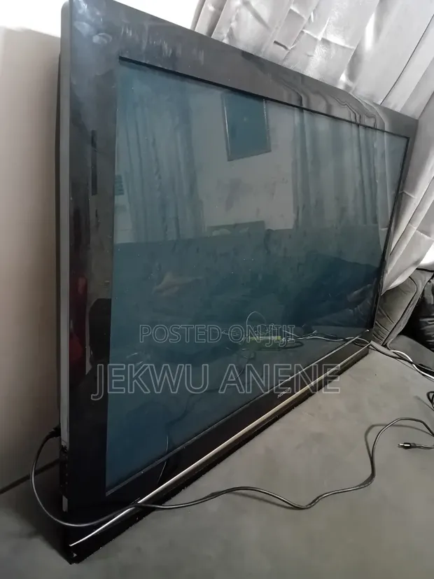 Hitachi 50-Inch LED TV - 1
