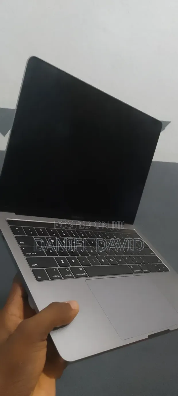 Apple MacBook Pro 2019 8GB Intel Core i5 256GB SSD - 1