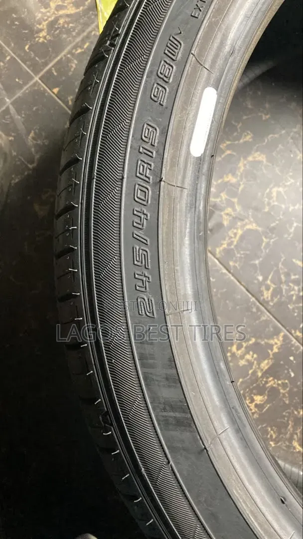 Dunlop 245/40R19 98W Extra Load Tyre - 1