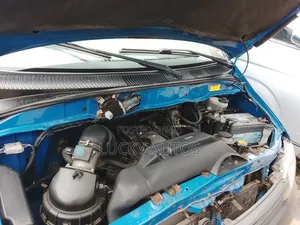 Toyota HiAce 2005 Blue