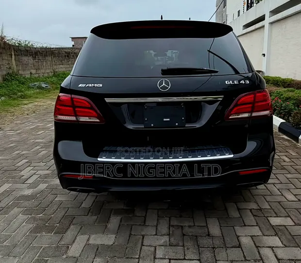 Mercedes-Benz GLE-Class 2019 Black - 1