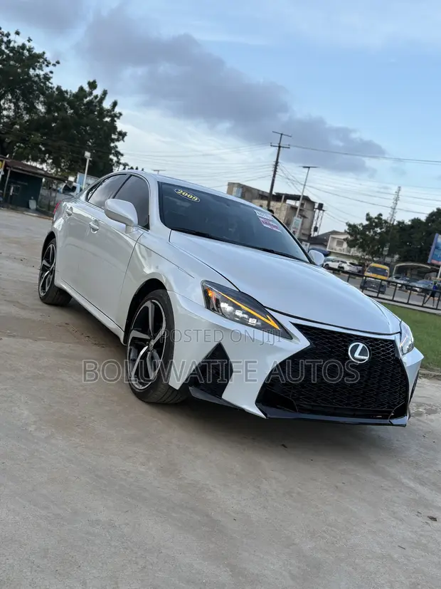 Lexus IS 250 2009 White - 1
