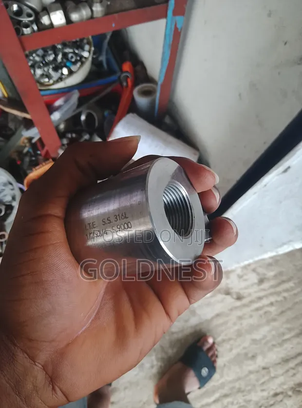 Class 9000 316L Bakin Karfe Reducing Coupling - 1/2" X 3/4" - 1