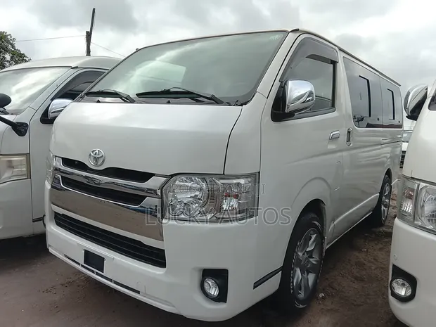 Toyota HiAce 2013 White - 1