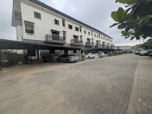 Furnished 4-Bedroom Townhouse in Time 2 Apartment, Jahi