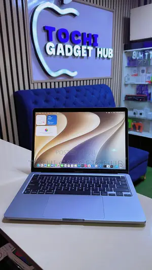 Apple MacBook Pro 2022 M2 8GB RAM 256GB SSD