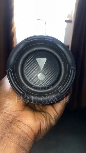 JBL Charge 5 Mai Ɗaukar Baki ta Bluetooth