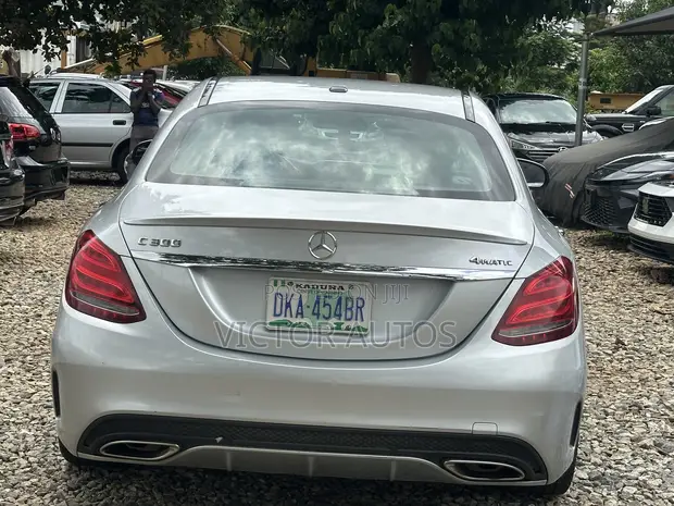 Mercedes-Benz C300 2016 Silver - 1