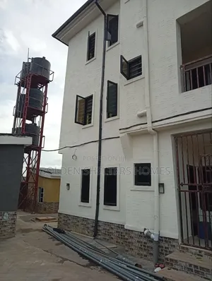 Gidan haya mai dakuna 2 da kayan daki a Nike Lake, Enugu