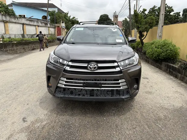 2016 Toyota Highlander Limited V6 4x4 SUV - 1